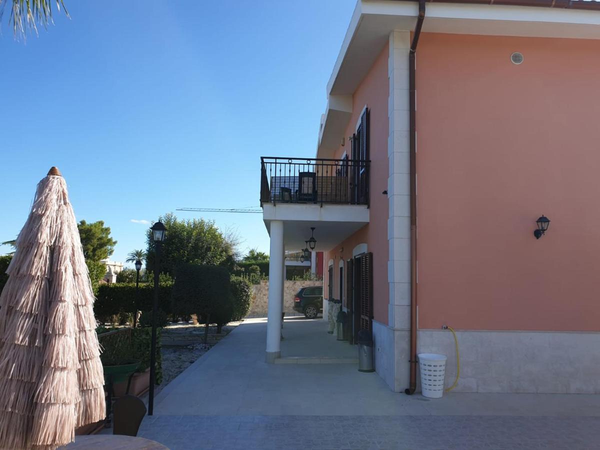 Bed And Breakfast Villa Fatima Trani Eksteriør bilde