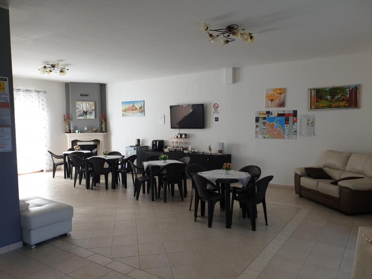 Bed And Breakfast Villa Fatima Trani Eksteriør bilde