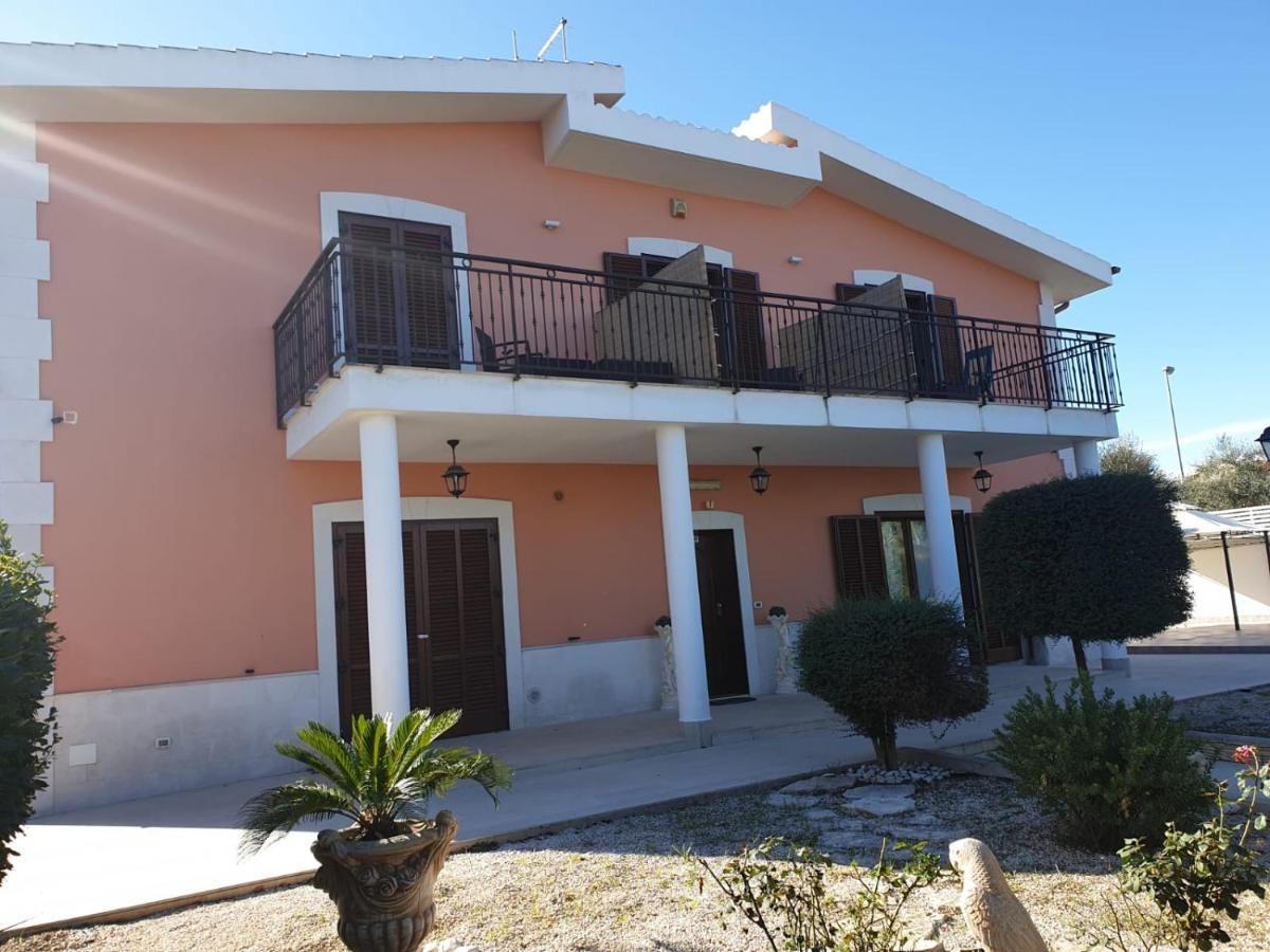 Bed And Breakfast Villa Fatima Trani Eksteriør bilde
